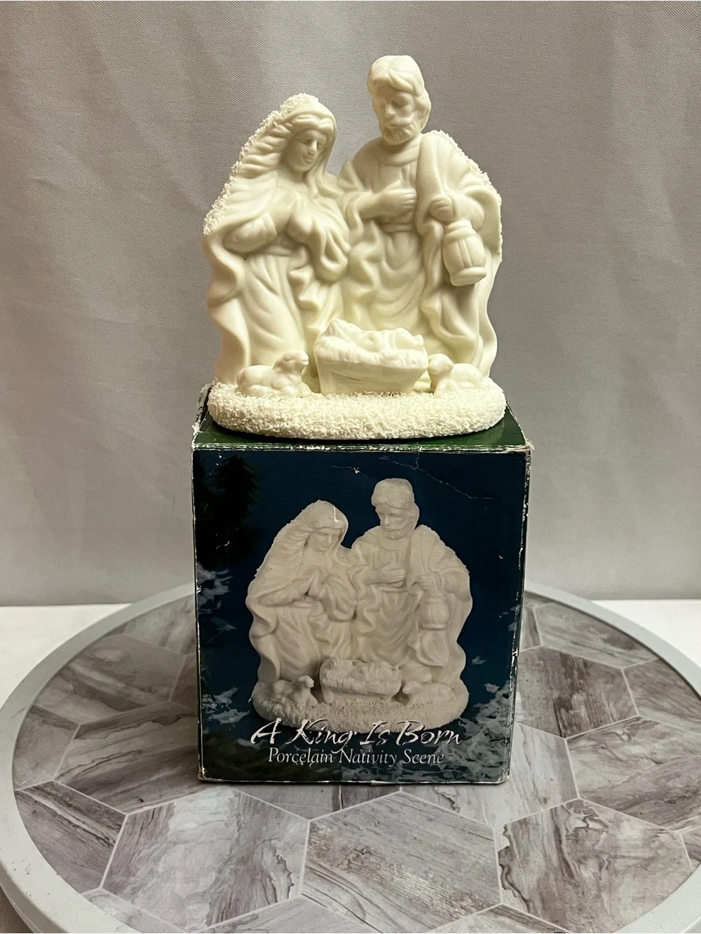 A King Is Born Porcelain Nativity Scene Christmas Holy Family Figurine w/ Box